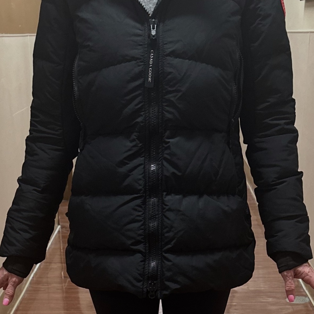 Canada Goose Women’s  HyBridge Hooded Down Coat